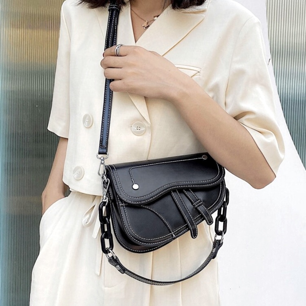 Black Saddle Bag